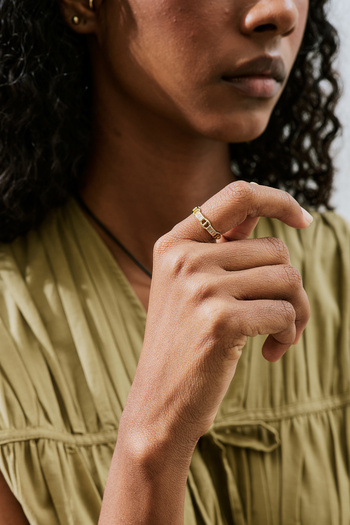 Manuka Lush zircon stone chain ​​ring standard