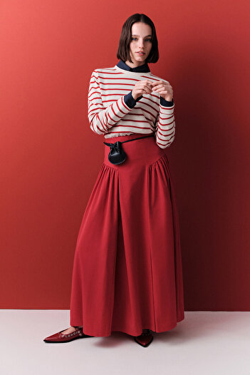 Manuka Büzugulu Gamze Ware Red Gabardine Skirt