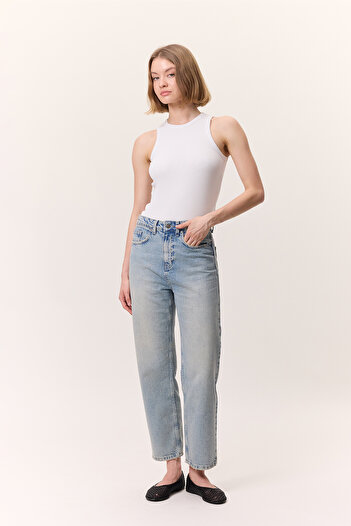 Manuka High Waist Mom Fit Jeans, Light Blue