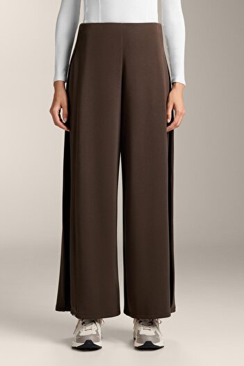 Oysho Wide leg side-pleated trousers with soft-touch modal.