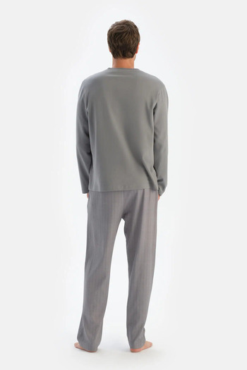 Dagi V-Neck Gray Fleto T-Shirt and Pants Pajama Set