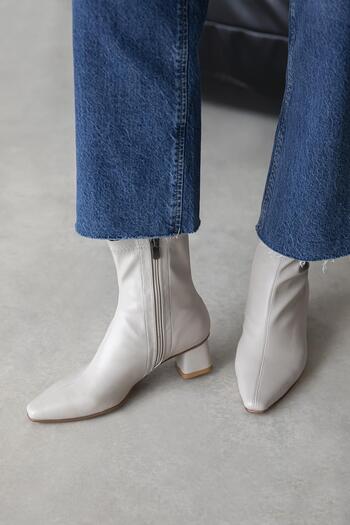 STRASWANS Amor Women's Stretch Blunt-Toe Leather Boots Beige