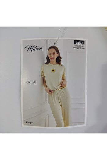 Mihra Ayçiçek Desenli Kadın Pijama Takımı