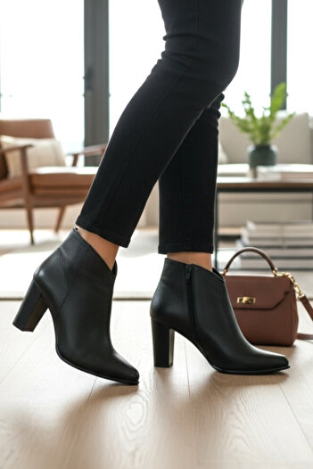 TUNAELLİ Kadın Siyah Hakiki Deri 35-40 Numara Bot & Bootie