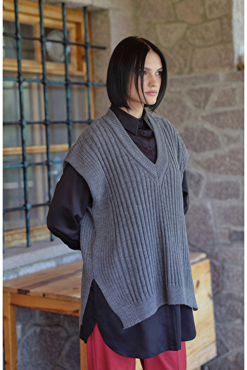 Fatma Atasoy V-Neck Ribbed Gray Sweater