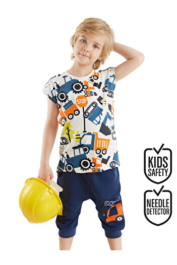Denokids Sommerset für Jungen – Cars-T-Shirt und Capri-Shorts