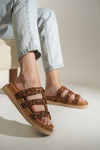 Capone Outfitters Nisa Accessory Leather Women's Slippers