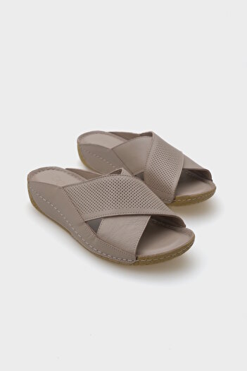 Capone Outfitters Γυναικείες παντόφλες Nissa Cross Banded Leather Comfort Ανατομικές