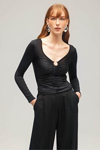Saade Black Women's Long Sleeve Knitted Blouse with Metal Accessories - Deep Neckline Detail