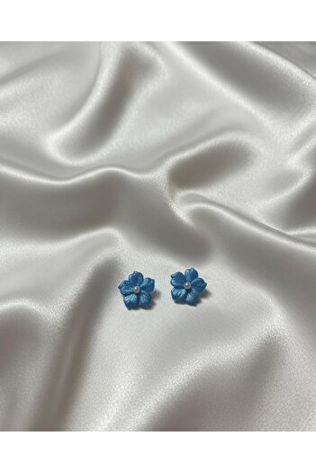 Lorys Boutique Handmade earrings made of epoxy resin