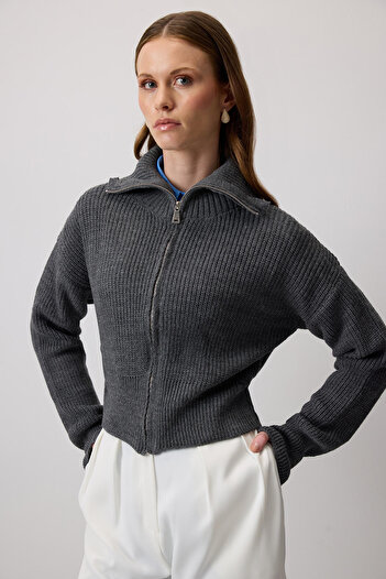 Touché Privé Zipped Wide Neck Tricot Cardigan