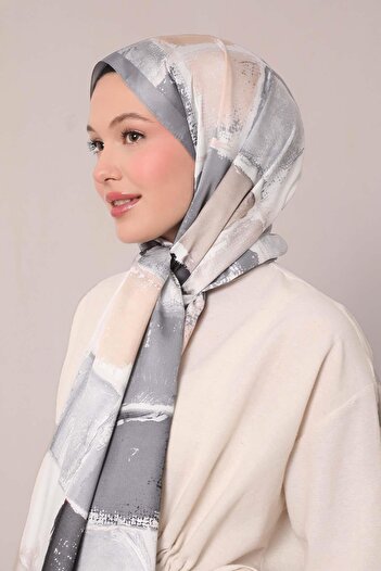 Levidor Gray Checkerboard Pattern Twill Shawl