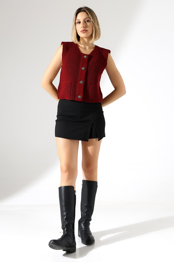 Devinka Women's 4 Button Pocket Short Knit Vest