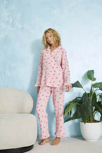 STELLAPİNK Pembe Beyaz Kareli Kiraz Desenli Fırfır Detaylı Bürümcük Uzun Kollu Pijama Takımı