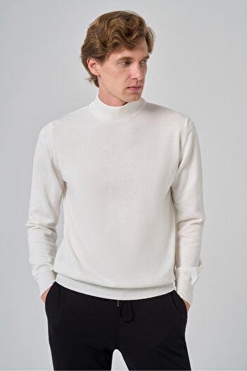 Morven Men's Ecru Basic Half Turtleneck Dynamic Fit Comfortable Cut Knitwear