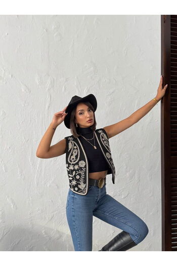 Caddebostan Moda Black Embroidered Floral Embroidered Westen Suede Scuba Diver Women's Premium Luxury Trend Design Vest