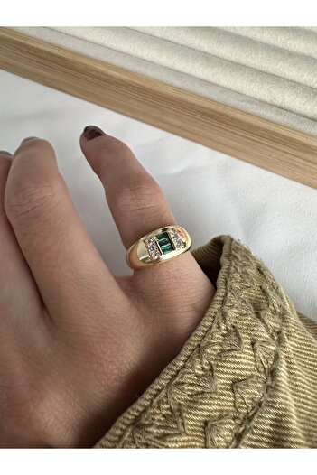 ringbox Green Baguette Stone Little Finger Ring