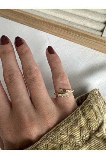 ringbox Gold Snake Pinky Ring