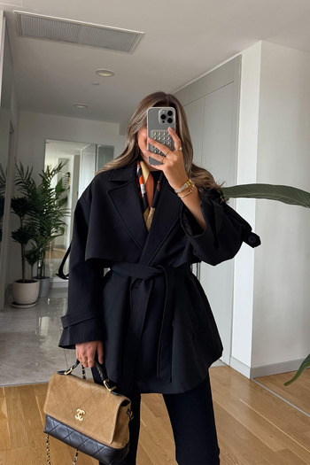 MANMARK Kadın Oversize Trençkot Kemerli Kuşaklı Düğmeli Şık Rahat Günlük Kombin İlkbahar Sonbahar Trençkot