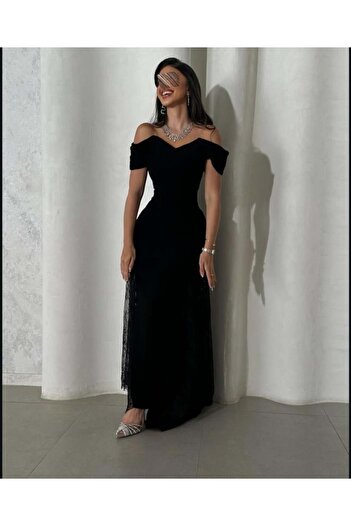 Narla Elegant Black Dress with Lace