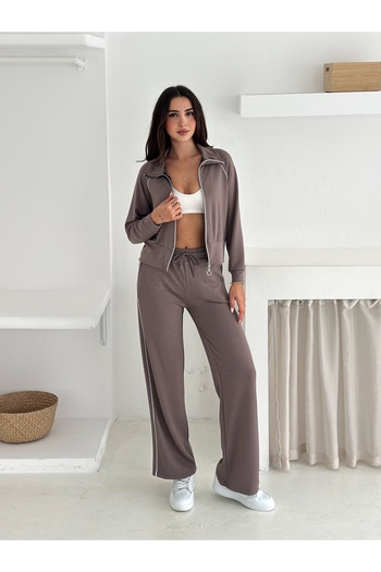 02Lady Fashion Soft Textured Piping Detailed Wide Leg Tracksuit Set