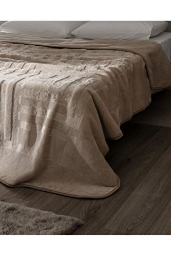 Madame Coco Clementine Mink Emboss Double Blanket - Beige