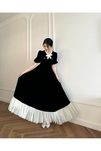 Riva Long and elegant black evening dress