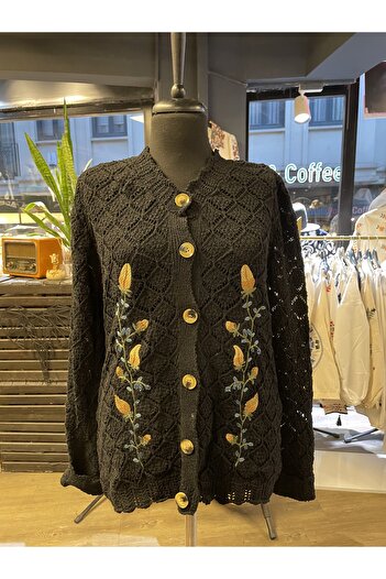 QUSİ Women's Floral Pattern Embroidered Buttoned Long Sleeve Sweater Cardigan