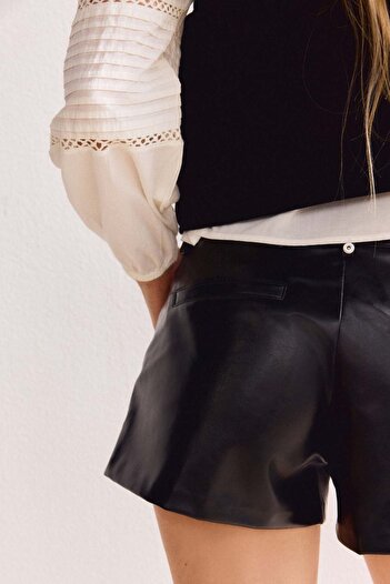H&M Coated shorts