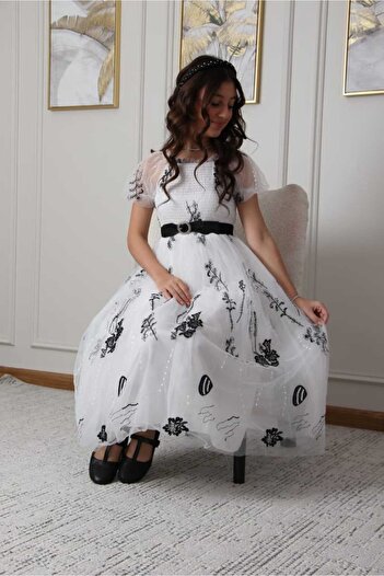 Generic girls' dress