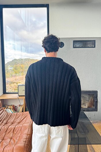 Flaw Wear Reverse Knitted Sweater