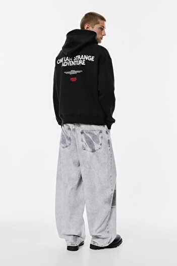 Pull & Bear Stranger Things kapüşonlu siyah sweatshirt