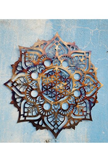 Kat Time Metal wall decor, elegant mandala, brings harmony and beauty to any space.