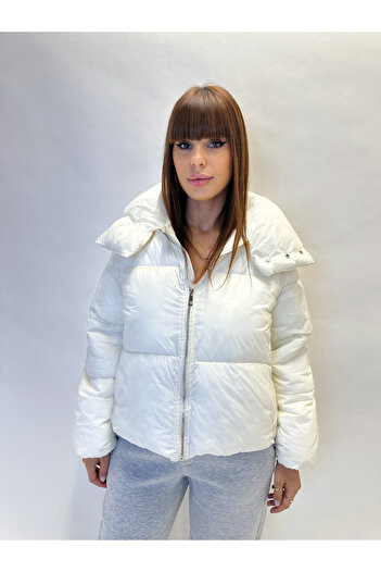 IFASTFASHION Women's short quilted jacket with wide collar - warm and modern model for autumn-winter