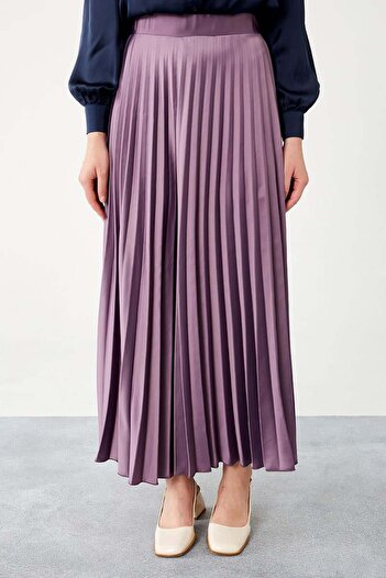 Levidor Plum Pleated Satin Skirt
