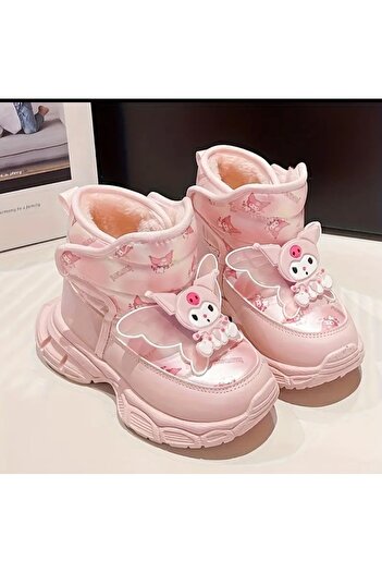 SANRIO KUROMİ KARİKATÜR DESENLİ PEMBE ICI TUYLU KIZ ÇOCUK BOT