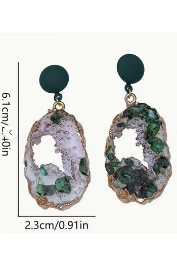 Büyük Hanım Vintage Irregular Hollow Green Acrylic Earrings