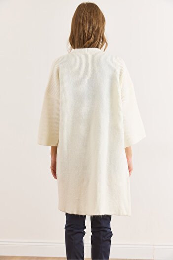 Olalook Women's Ecru Soft Textured Pocketed Knit Cardigan Hrk-19000424