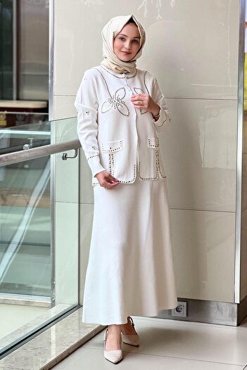 Ghisa Staple Detailed Knitwear Cardigan Skirt Set