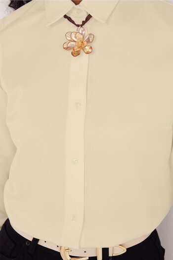 Tudors Kadın Slim Fit Dar Kesim Vucüda Oturan Uzun Kollu Açık Bej Basic Gömlek