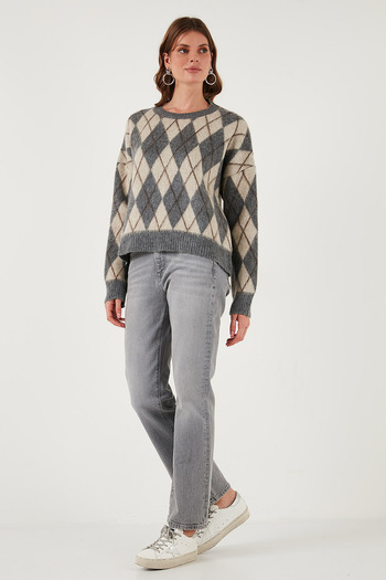 Lela Oversize Fit Crew Neck Argyle Pattern Soft Texture Pullover Sweatshirt 4616223
