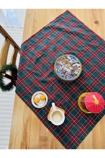 White Alamode Green Plaid/Scottish Pattern 80X80 Tablecloth