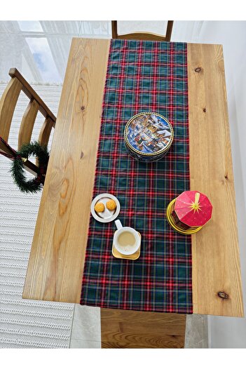 White Alamode Green Plaid/Scottish Pattern 40X140 Runner