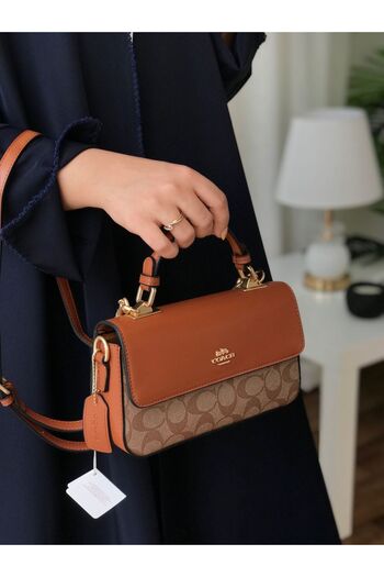 WU Shoulder bag with accessories