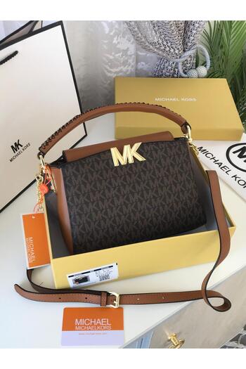 US Shoulder bag with accessories
