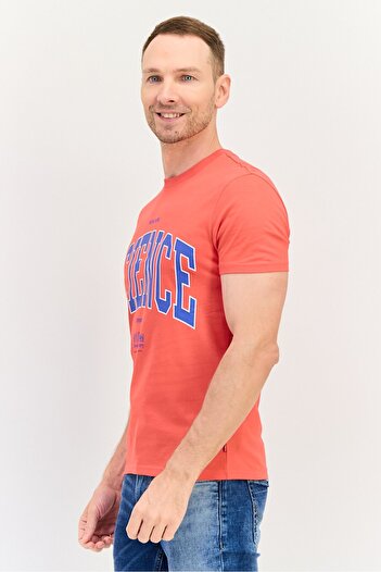 Levi's Men Crew Neck Short Sleeve Graphic Print T-Shirt, Red