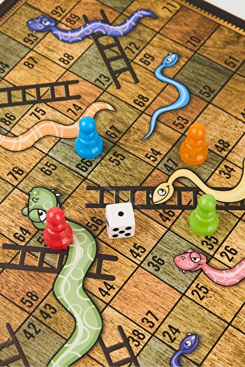 TCG Classic Games Of Snakes And Ladders