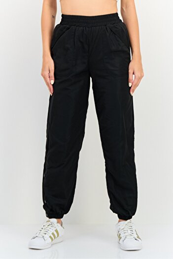 Forever 21 Women Regular Fit Solid Jogger Pants, Black