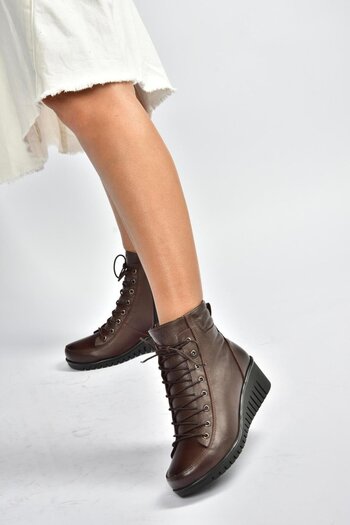 Fox Shoes V324245103 Καφέ Γνήσιο Δερμάτινο Κλασικό Γυναικείο Μποτάκι με κορδόνια