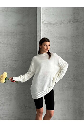 MODAMERSİ Women's White Crew Neck Oversize Knit Sweater